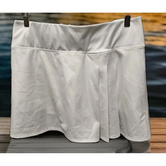 Tommy Bahama Active Skort White Size L Pleaded Back Sm Pocket - Picture 1 of 6